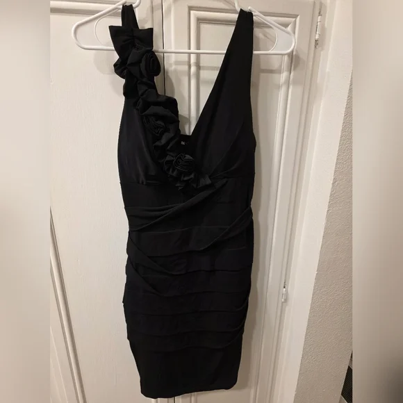 LIKE NEW Valerie Bertinelli Women's Elegant Black Dress ~ Size 10 - Picture 4 of 10